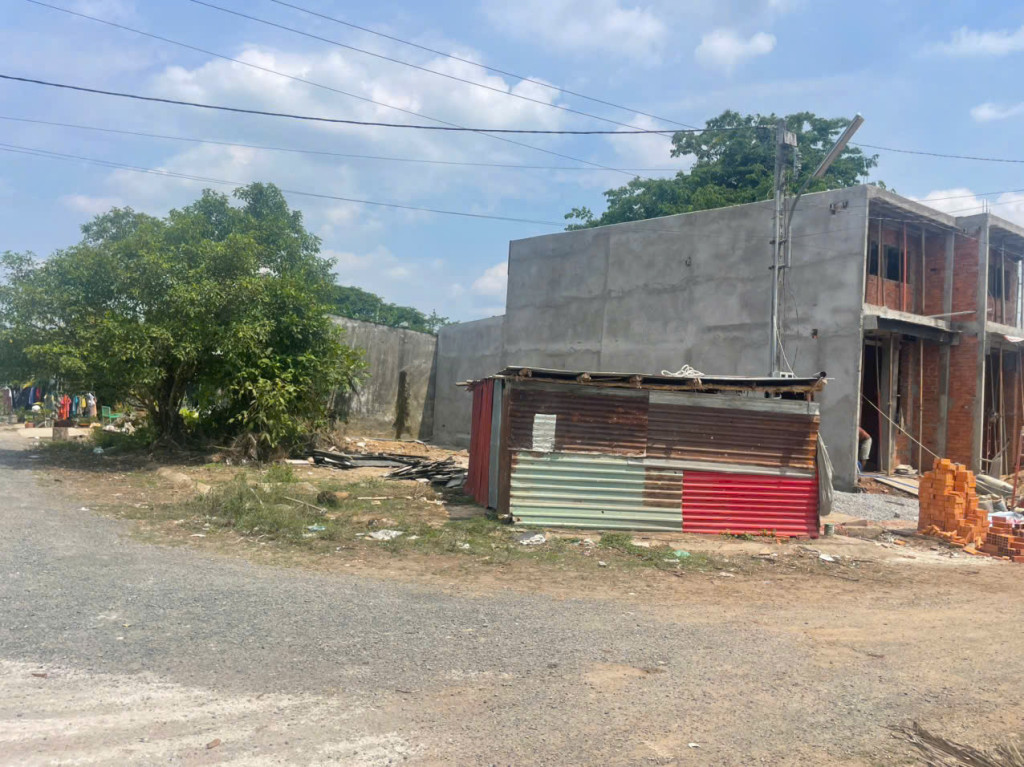 Cặp nền góc đường số 1 và số 8, KDC Đông Phú, xã Châu Thành, Cần Thơ