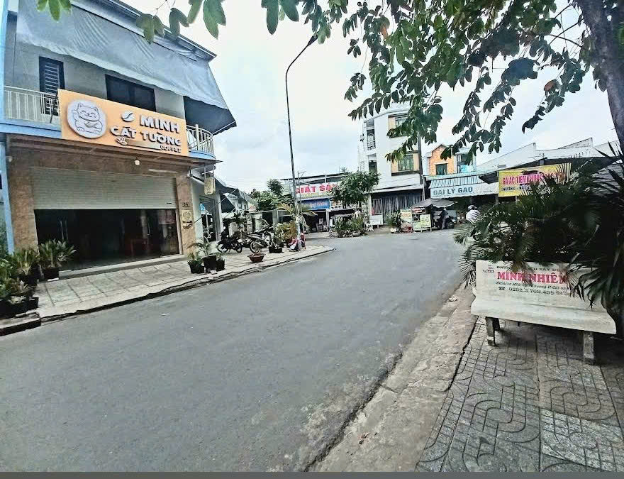 Bán nhà hẻm 388 Nguyễn Văn Cừ - Ô tô vào tận nơi, giá tốt